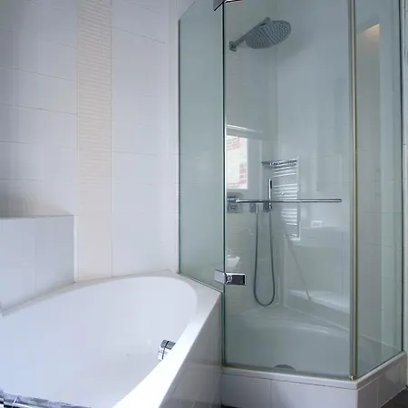 Pelicanstay At Champs Elysees