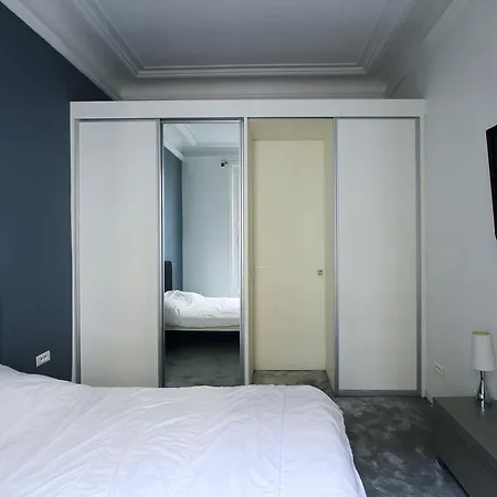 Pelicanstay At Champs Elysees Párizs
