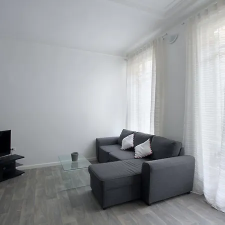 Pelicanstay At Champs Elysees Apartman
